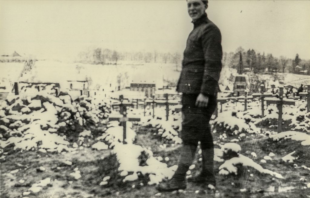 Unidentified soldier in the American section of the Contrexeville village cemetery, 1918-1919