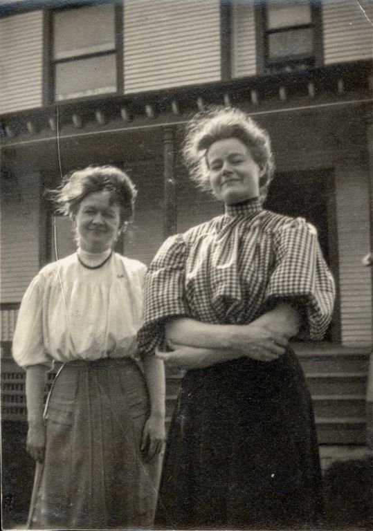 Swift sisters: Martha, Agnes. ~1910