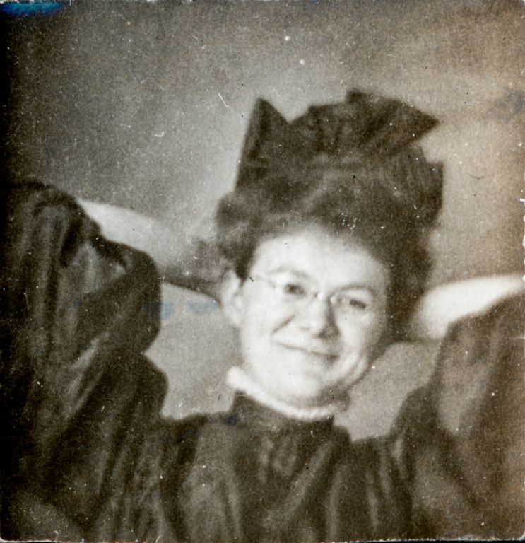 Martha Swift, ~1907