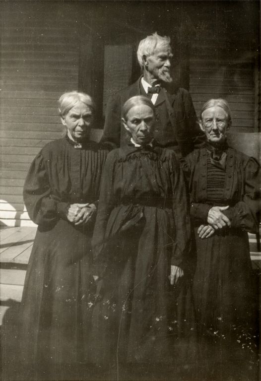 Siblings John C. Swift, Bridget Quinn, Mary Swift, Margaret Dugan, ~1915