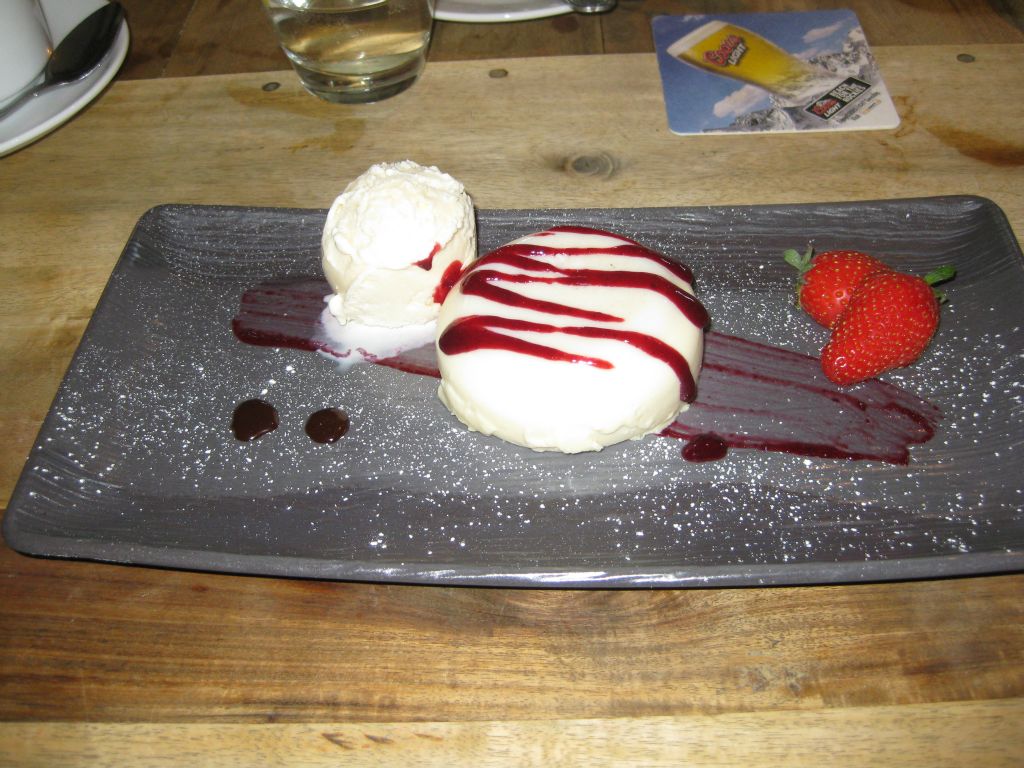 We enjoyed our dinner at the Coyningham Arms in Slane. We imbibed in this delicious dessert of panna cotta with raspberry coulis.