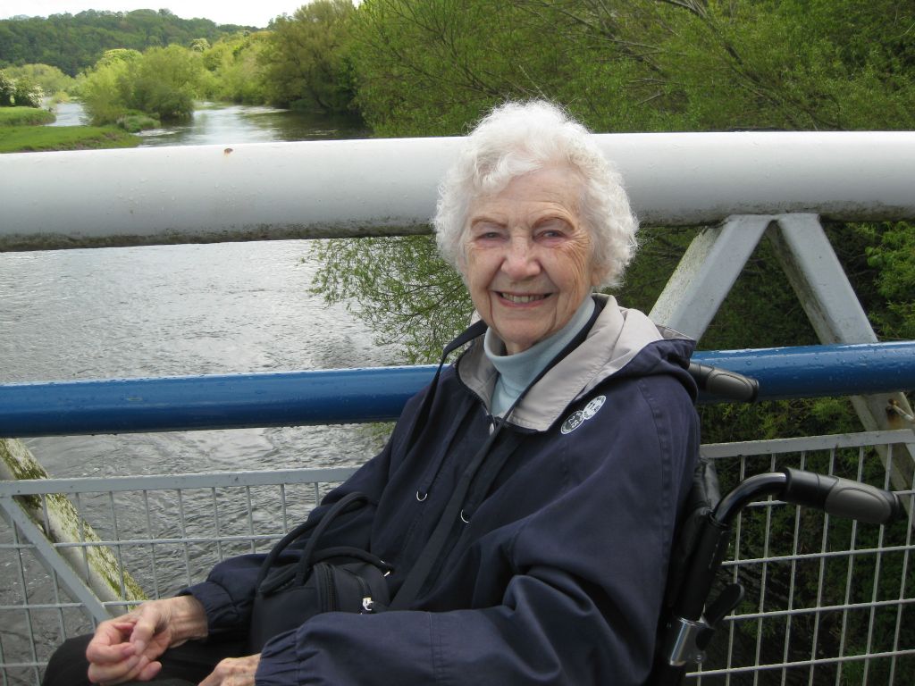 Roberta, on the pedestrian bridge over the River Boyne at the Bru na Boinne historic site.
