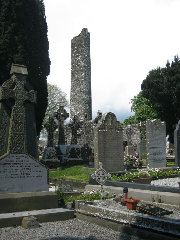 The round tower at Monasterboice dates to the 10th century. Records show that the tower was burned in 1097.
