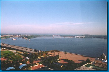 Mighty Ohio River.jpg (23128 bytes)